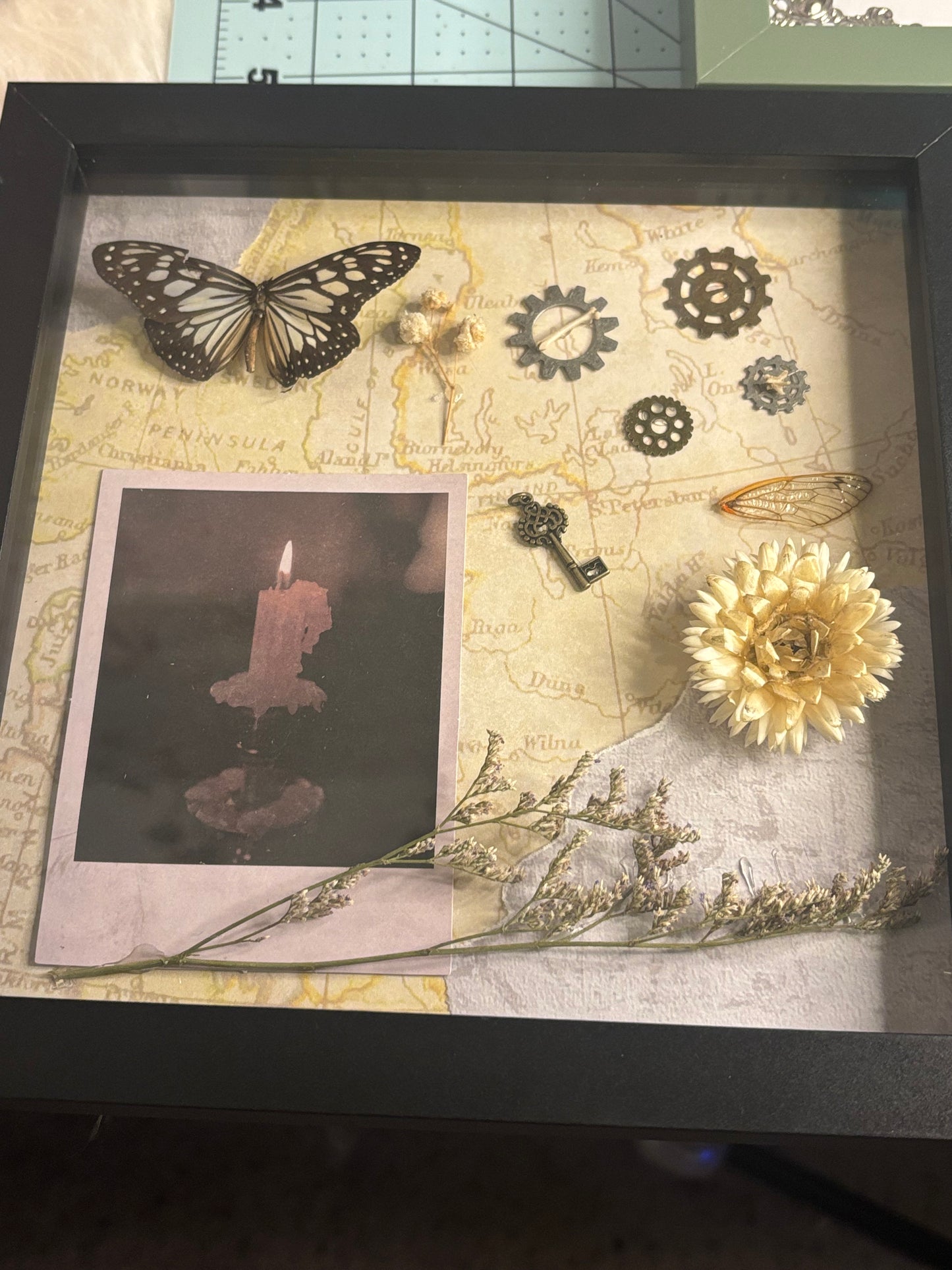 Yellow Medium Trinket Frame