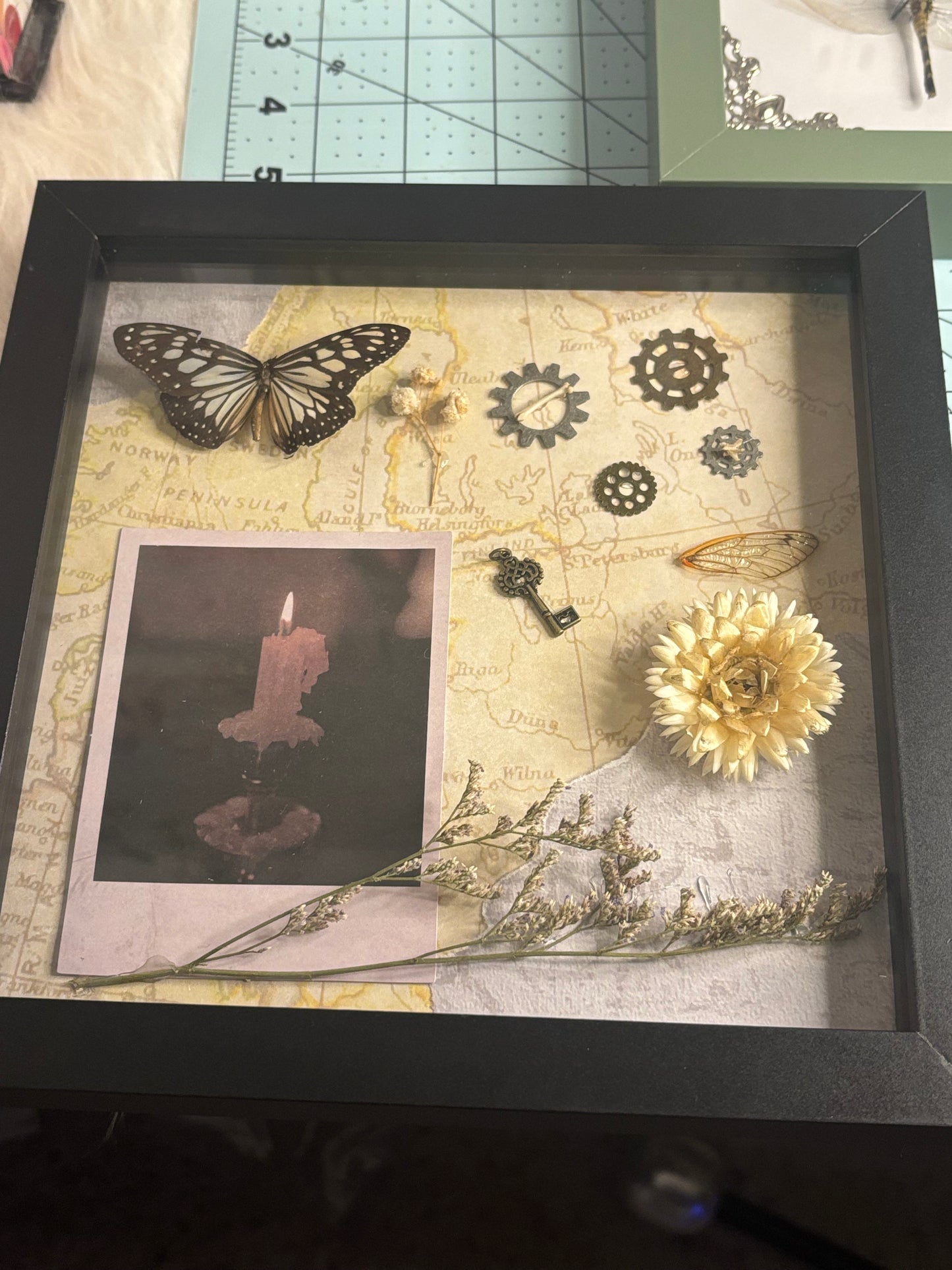 Yellow Medium Trinket Frame